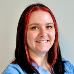 Celia-Felix-Infirmiere-et-Assistate-du-Prof-Teta-Nephrodialyse
